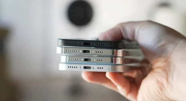外媒分享苹果 iPhone 15 系列四款机模上手视频
