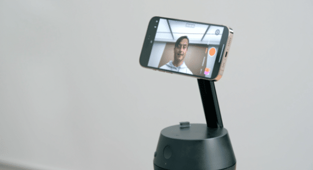 苹果 iOS 17 推出 DockKit API：让相机控制 iPhone 电动支架并自动追踪人脸