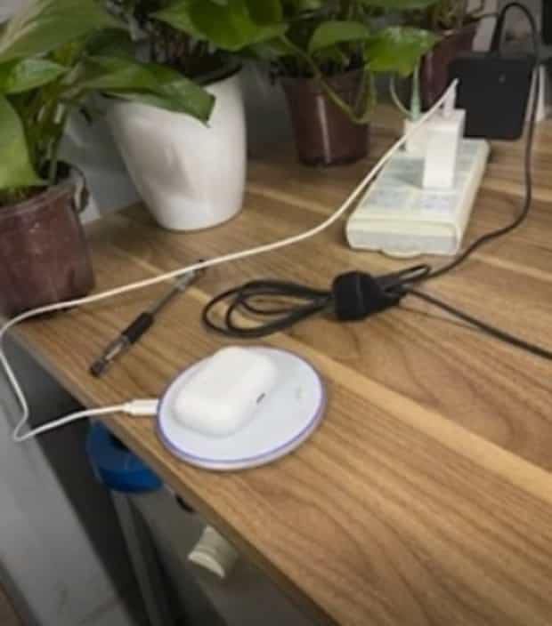 蓝牙耳机充不进电咋办,蓝牙耳机充不进去电怎么办