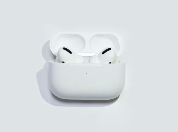 苹果准备推出适用于 AirPods Pro 的 USB-C 充电盒,听力测试功能开发中