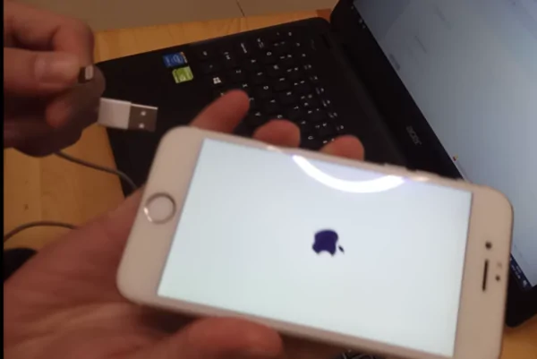 iphone开机键坏了怎么开机,苹果手机开关键坏如何开机