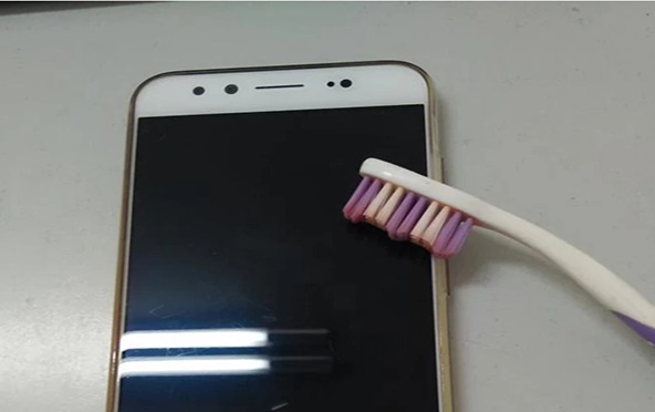 如何清理手机缝隙处的灰尘,手机缝隙有灰怎么办