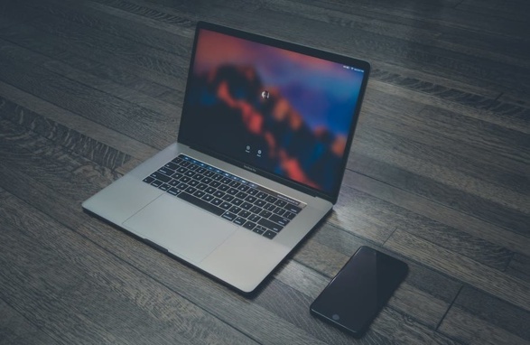 消息称苹果正开发可折叠 MacBook 笔记本电脑项目