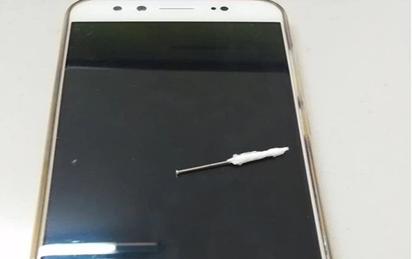 如何清理手机缝隙处的灰尘,手机缝隙有灰怎么办