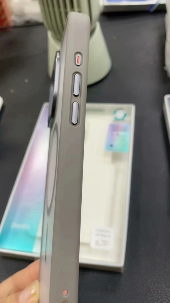 第三方手机壳照片透露 iPhone 15 Pro Max 或更名为 iPhone 15 Ultra