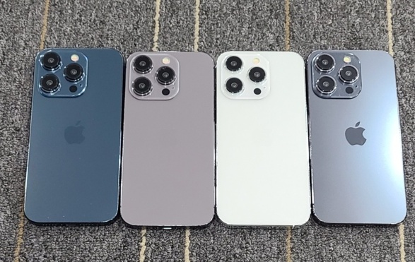 网友分享苹果 iPhone 15/Pro 系列机模照片,展示多款配色 网友分享苹果 iPhone 15/Pro 系列机模照片,展示多款配色