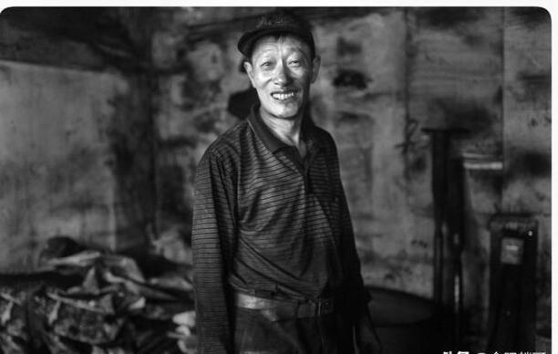 买相机镜头时该考虑什么，单反买一个常用的定焦是选择35mm50mm还是85mm