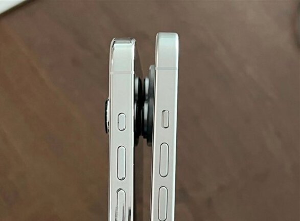 苹果 iPhone 15 Pro 机模与 iPhone 14 Pro 对比：全新固态按键