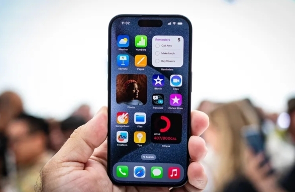 外媒分享苹果 iPhone 15 系列真机上手图片