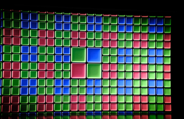 iPhone 15来了，灵动岛、配 4800 万主摄、改用 USB-C 端口，起售价 799/899 美元