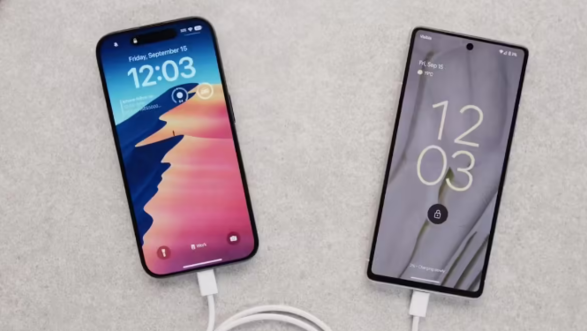 苹果 iPhone 15 系列反向充电实测：可为另外一部 iPhone 或其它手机充电