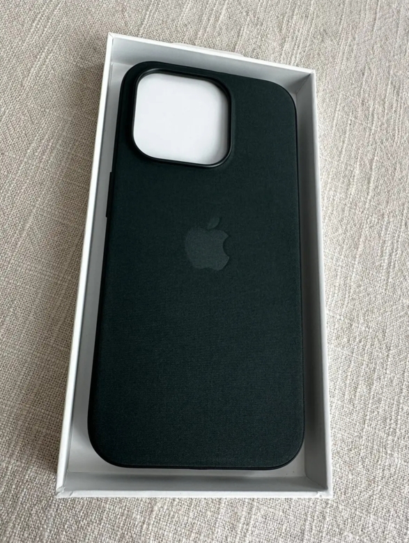 网友开箱苹果 iPhone 15 系列 FineWoven 保护壳