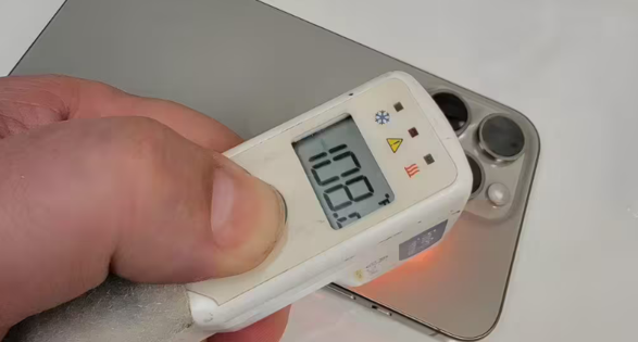 用户反馈 iPhone 15 Pro 系列机型发热问题：通话 5 分钟升至 42°C