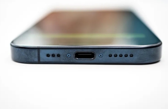 外媒分享苹果 iPhone 15 系列真机上手图片