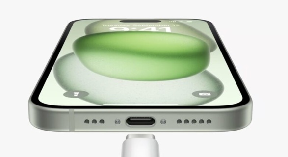 报道称苹果 iPhone 15 系列使用标准 USB-C 接口，没有配件限制