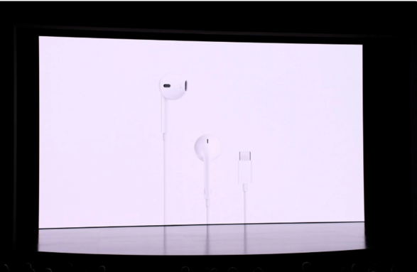 iPhone 15来了，灵动岛、配 4800 万主摄、改用 USB-C 端口，起售价 799/899 美元