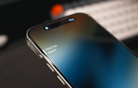 苹果为 iPhone 15 Pro 机型向三星追加 700 万片 OLED 屏幕