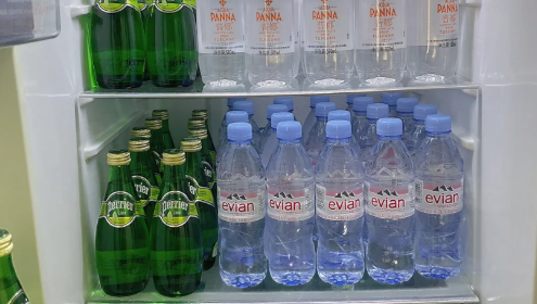 一瓶矿泉水放冰箱冷冻半小时能结冰吗 一瓶矿泉水放冰箱冷冻半小时能结冰吗