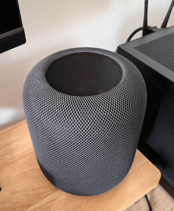 消息称苹果 HomePod 3 采用“弧形”上盖，让屏幕看起来更大