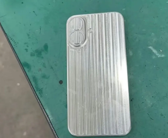 苹果 iPhone 16 Pro 渲染图曝光：采用全新相机岛设计