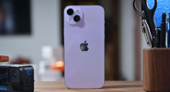 美国智能手机出货量同比下降8% iPhone份额稳定在52%