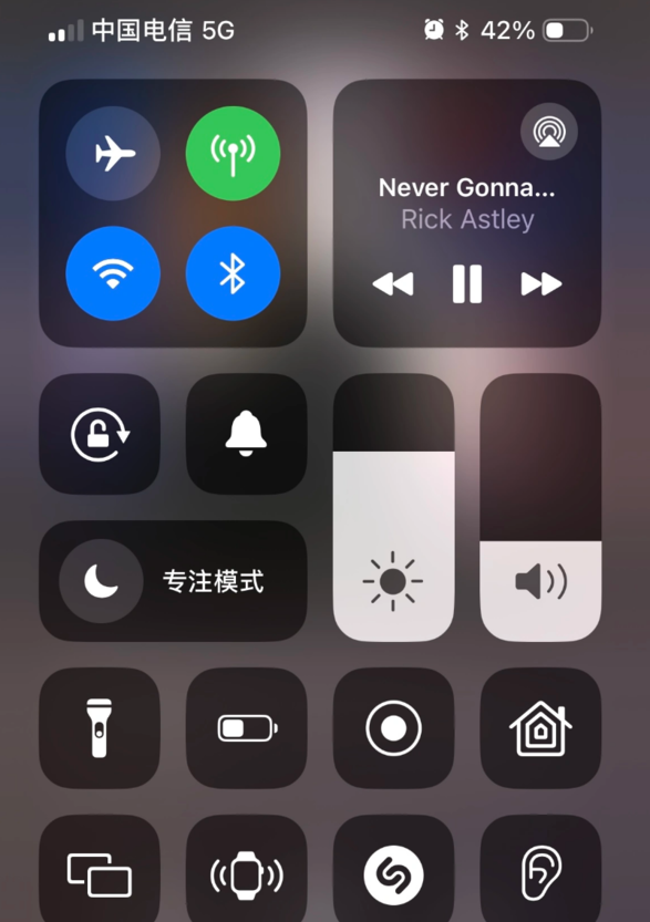iOS 18 控制中心迎 7 年来最大更新，用户可任意布局