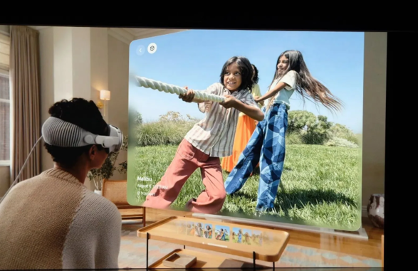  iPhone 16 / Plus：垂直相机、A18 芯片、6.1/6.7 英寸屏幕，起售价 799/899 美元