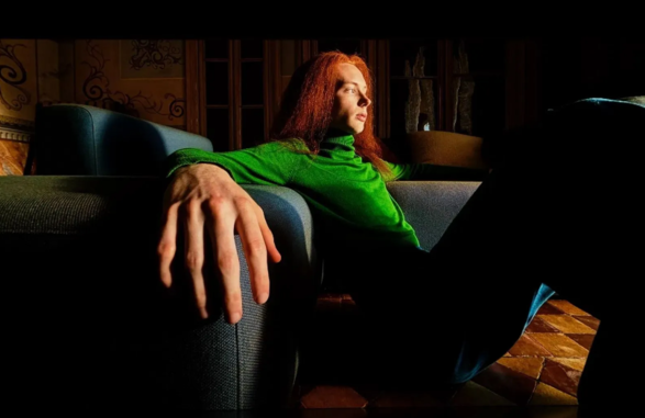  iPhone 16 / Plus：垂直相机、A18 芯片、6.1/6.7 英寸屏幕，起售价 799/899 美元