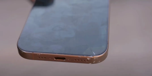 苹果 iPhone 16 Pro边框更窄，比前代更易受边角撞击影响