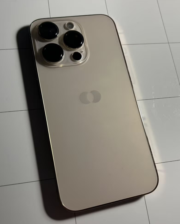 苹果 iPhone 特定原型机曝光，或为触觉按钮测试机