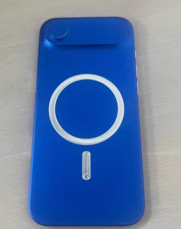 苹果 iPhone 17 Air 最新机模曝光,厚度约为 Pro 的一半 苹果 iPhone 17 Air 最新机模曝光,厚度约为 Pro 的一半