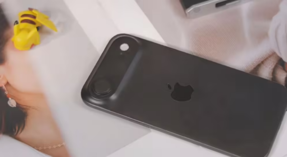 苹果 iPhone 17 系列机模上手：Pro 与 Air 双线出击