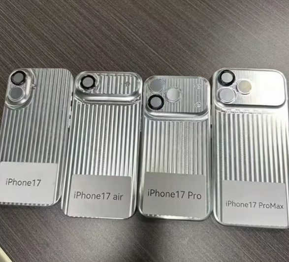 苹果 iPhone 17 Air 最新机模曝光,厚度约为 Pro 的一半 苹果 iPhone 17 Air 最新机模曝光,厚度约为 Pro 的一半