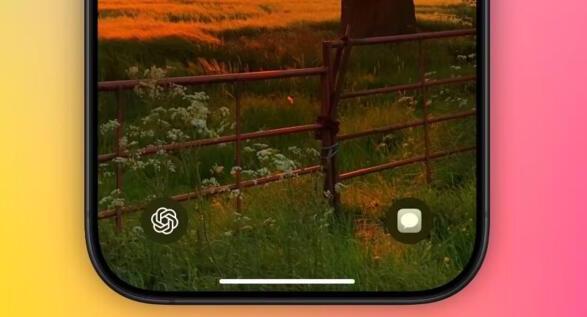 苹果 iOS 18.4 允许用户在锁屏界面打开指定联系人的信息对话