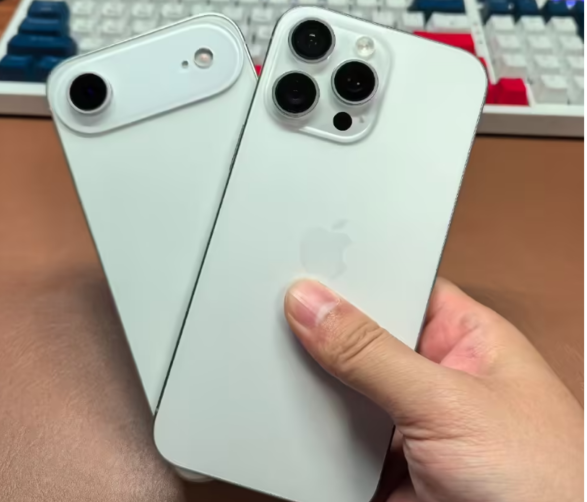 iPhone 17 Air 戴手机壳效果：美感不减，还超薄！