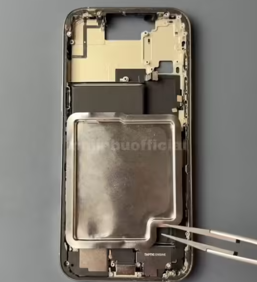 苹果 iPhone 17 Pro 电池设计曝光：中美版本尺寸不同
