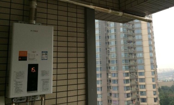下雨燃气热水器进水了怎么处理