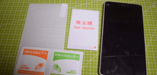 手机怎样贴钢化膜