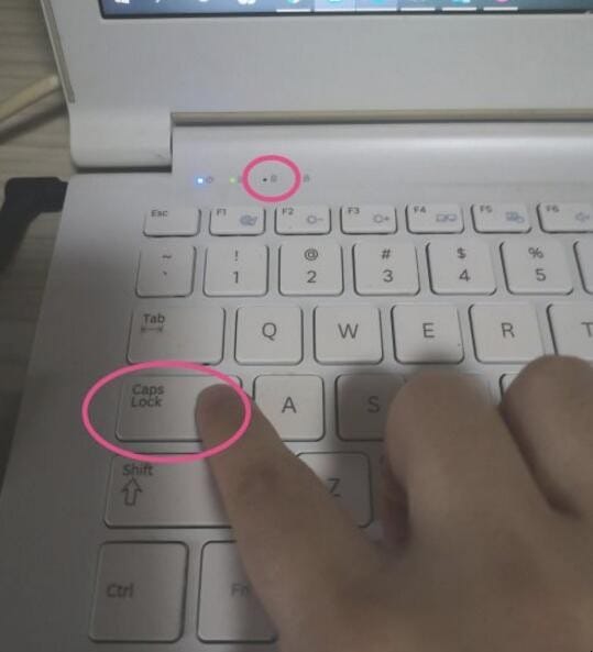 键盘第三个灯怎么关