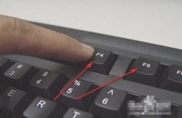 键盘上的彩灯怎么关掉 键盘上的彩灯怎么关掉