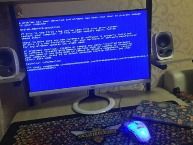 电脑显示屏不亮但是主机已开机怎么解决
